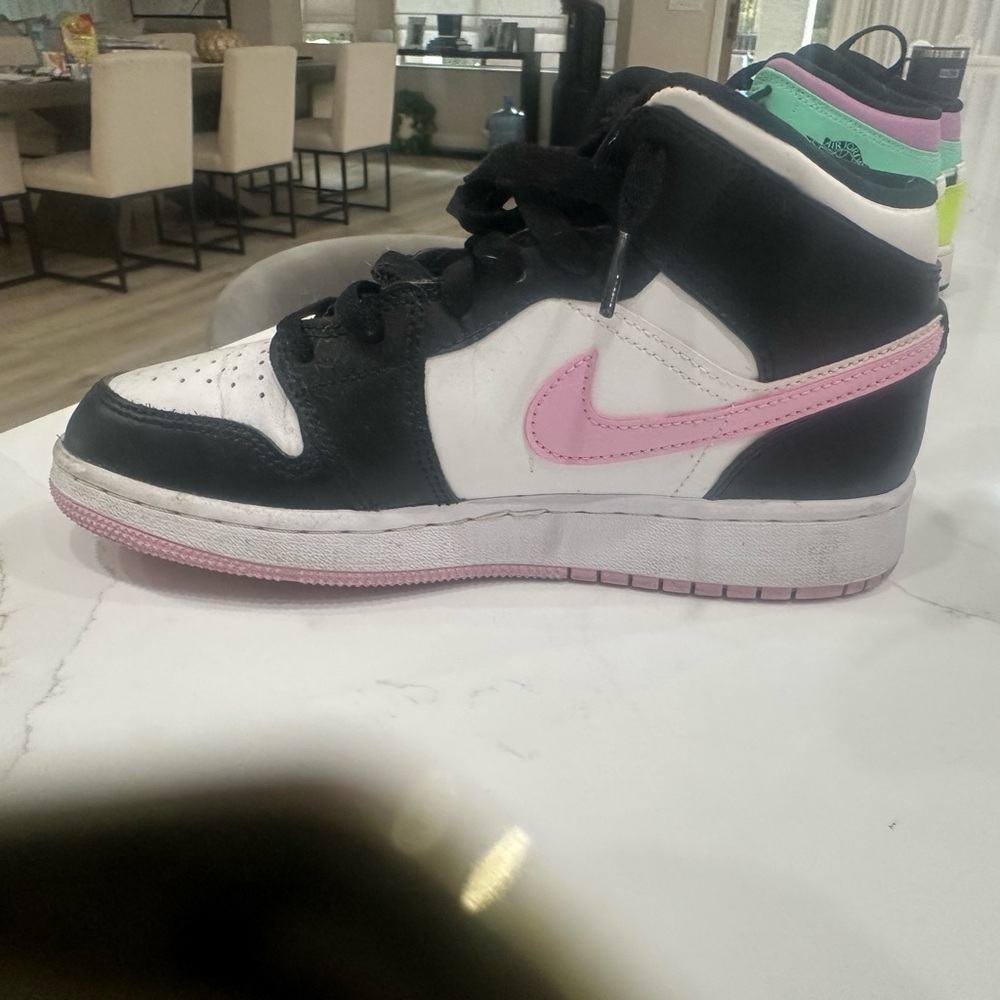 Nike Black Sneakers with White and Pink Details